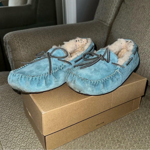 Ugg Womens Dakota Slipper - Picture 1 of 6